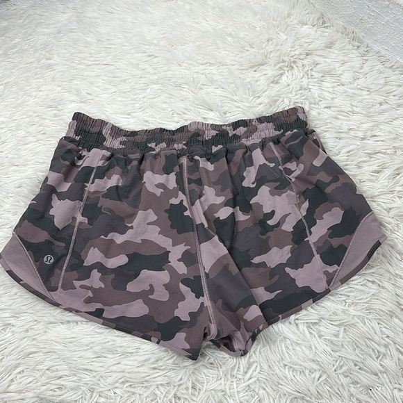 Lululemon Hotty Hot High-Rise Lined Short 2.5" Heritage 365 Camo Misty Mauve - Picture 5 of 5